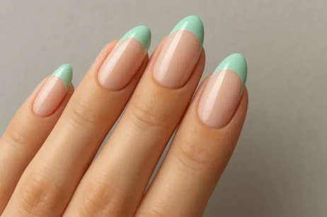 green nail