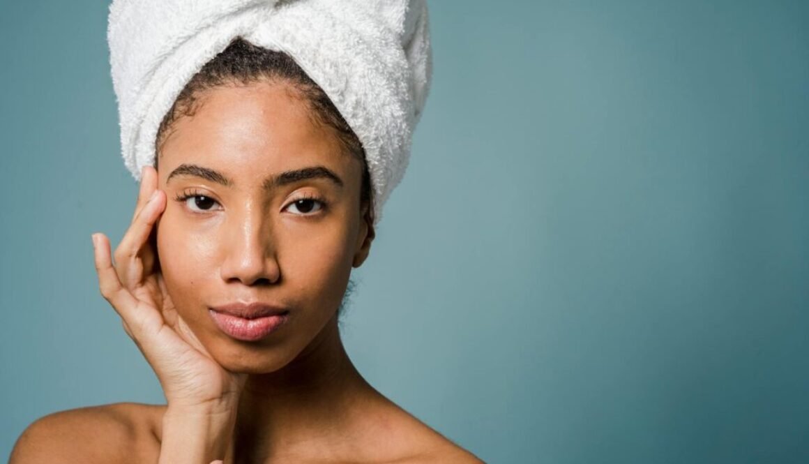 a women doing skin care